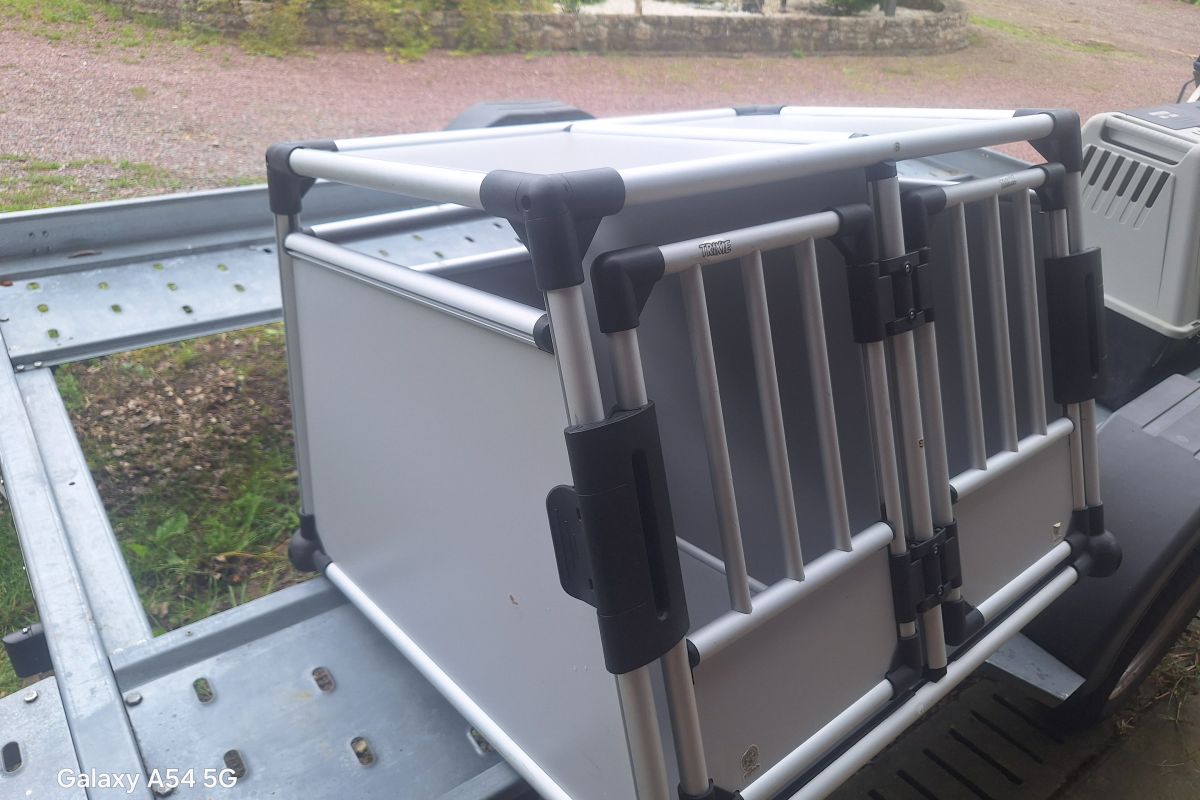 Photo 3 Boxe de transport en aluminium pour 1 ou 2 chiens 