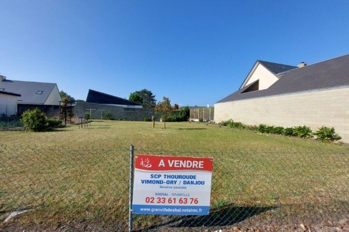 SAINT MARTIN DE BREHAL TERRAIN CONSTRUCTIBLE