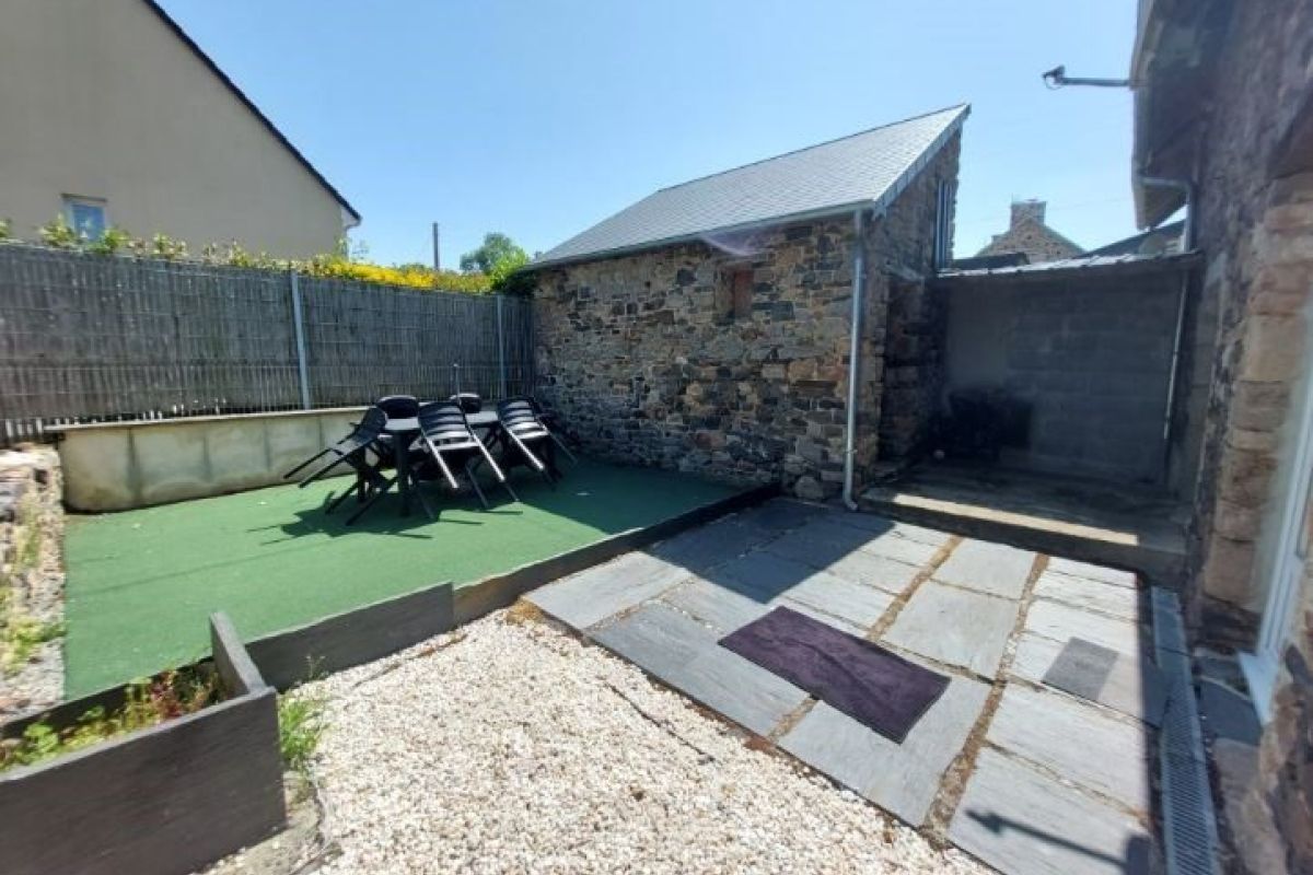 Photo 2 JULLOUVILLE, Maison charmante en pierre mitoyenne 1 Côté réno