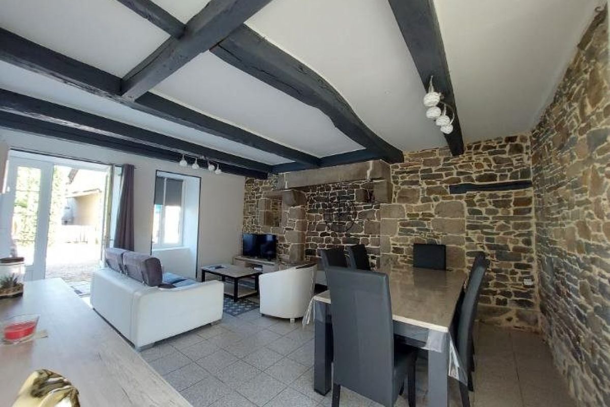 Photo 3 JULLOUVILLE, Maison charmante en pierre mitoyenne 1 Côté réno