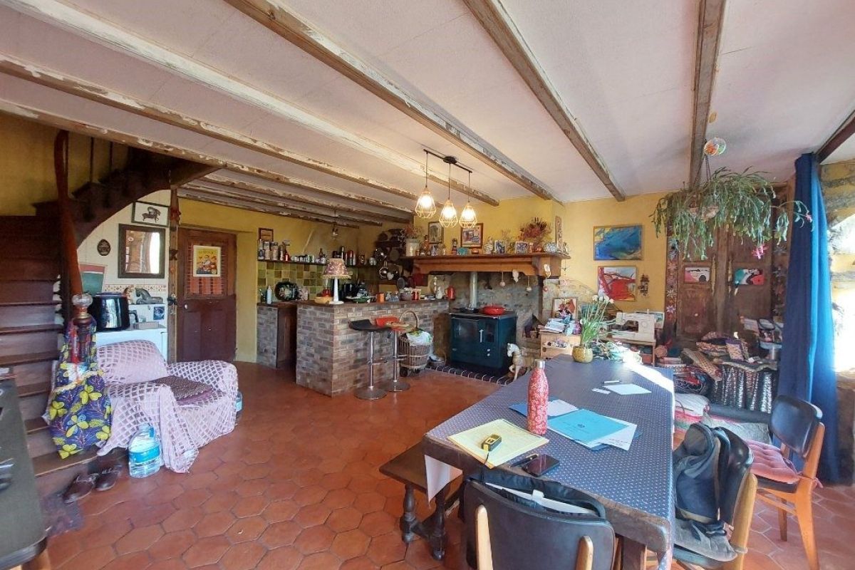 Photo 2 CERENCES petite ferme avec 5 hectares à vendre