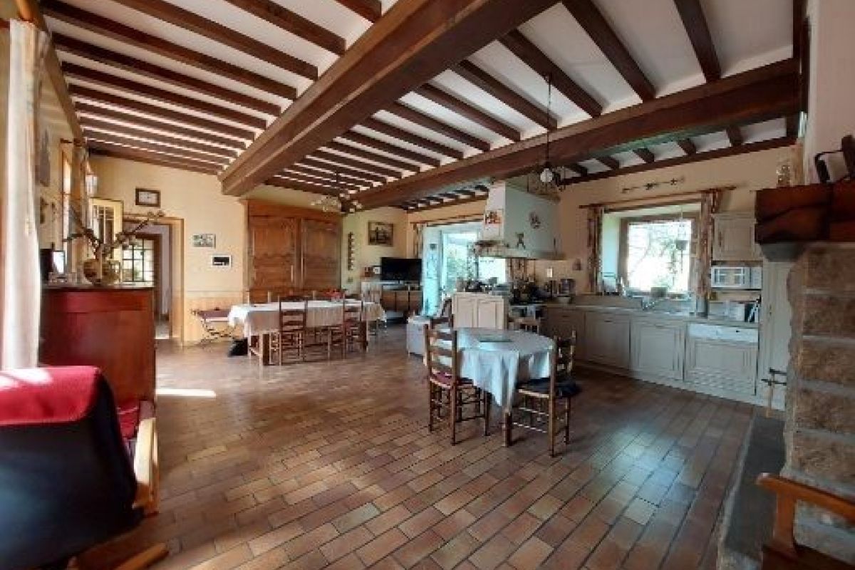 Photo 3 Manoir avec dépendances et 9 hectares
