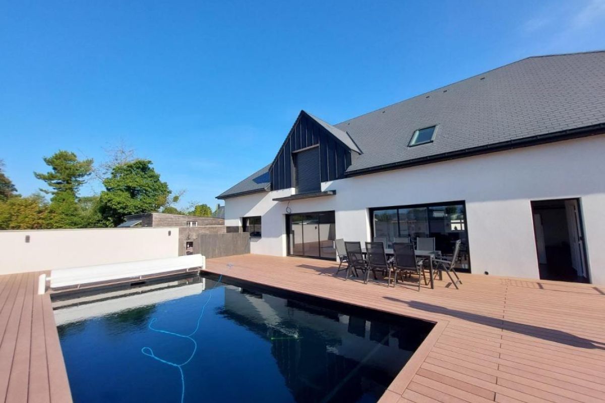MAISON AVEC PISCINE