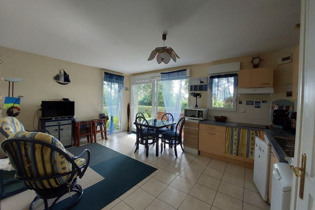 Appartement F2 avec jardin et parking