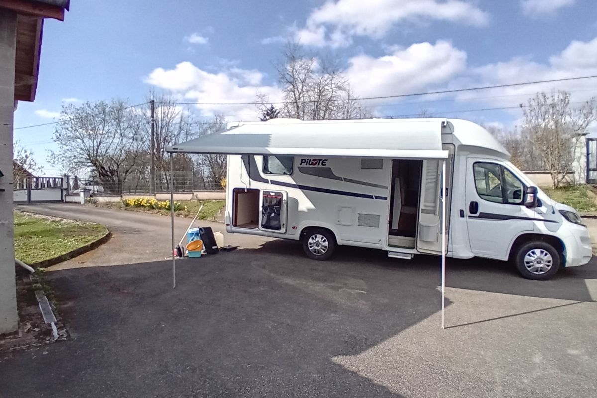 Camping Car Pilote P 706 C Essentiel Fiat Ducato 35 L 2.3 l Mjet 130