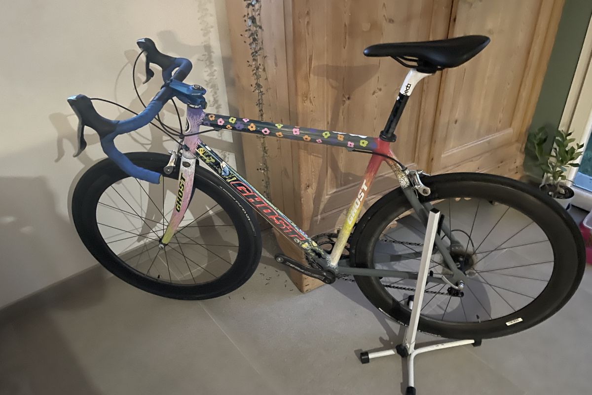 Vélo route pour débarrasser