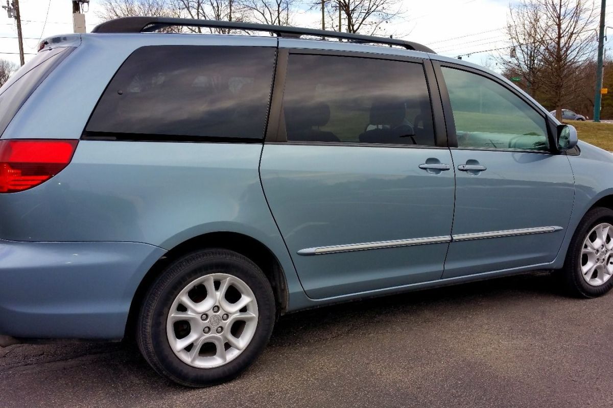 Photo 3 Toyota Sienna XLE Limited