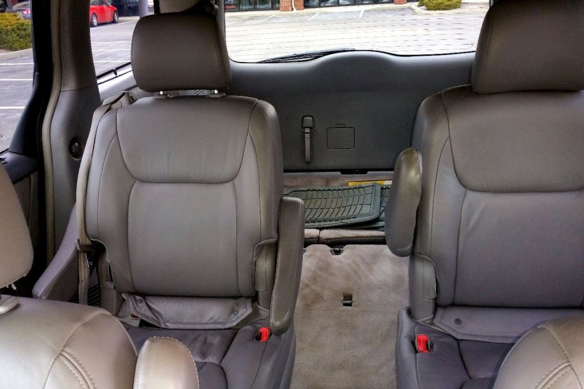 Photo 2 Toyota Sienna XLE Limited