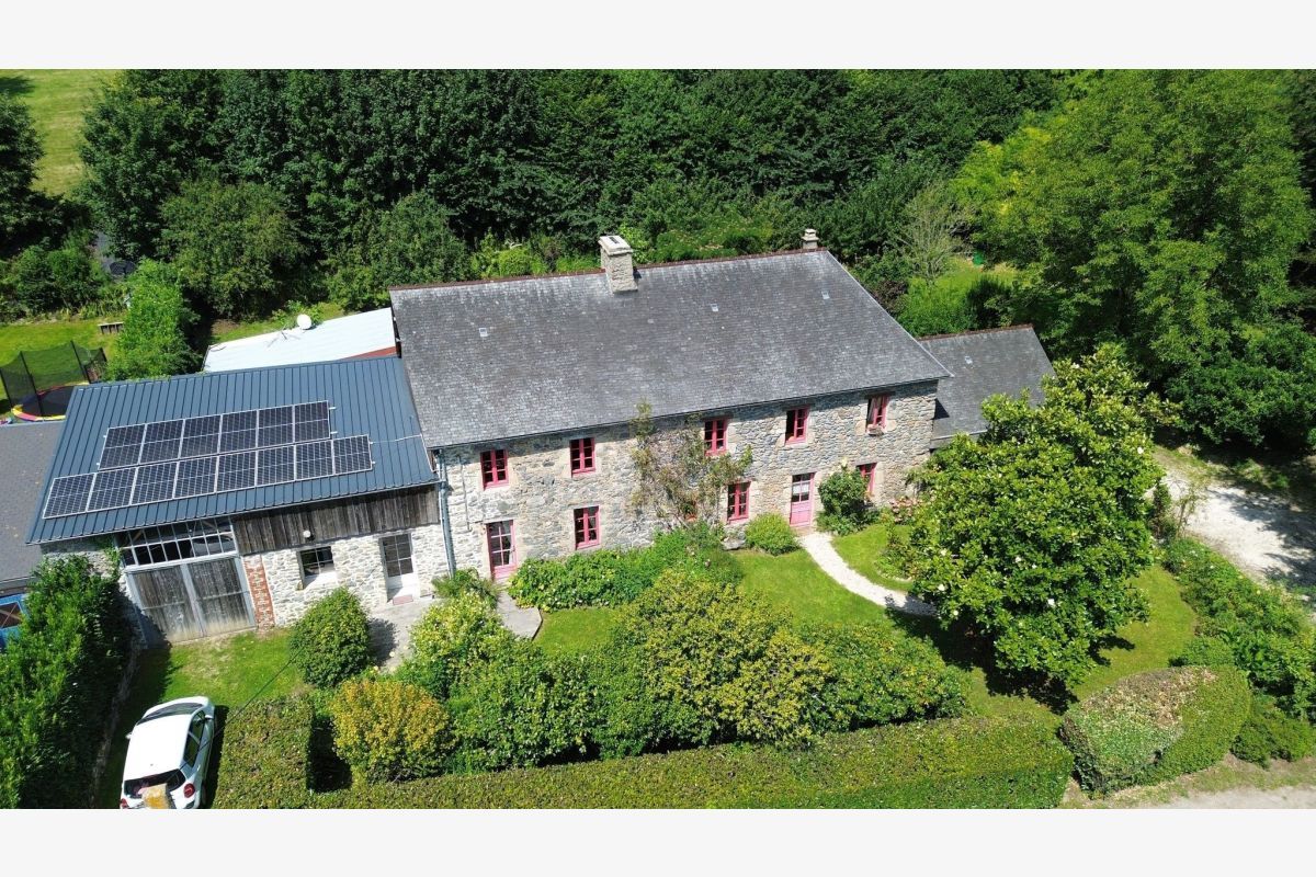 15 mn de Coutances et 20 mn de la mer, vds maison en pierre,
