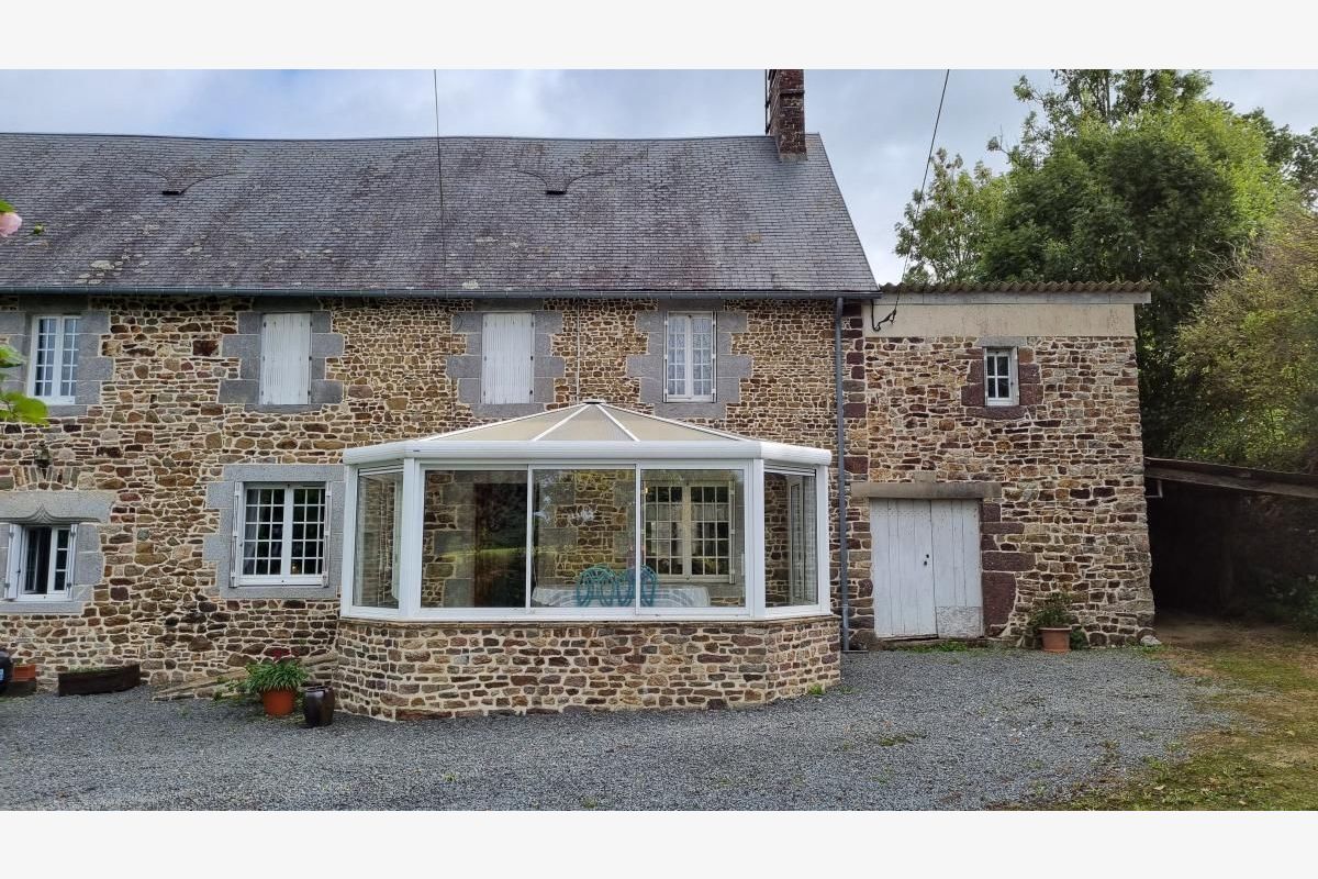 prox. bourg, comm. et école, vds belle maison de caractère,