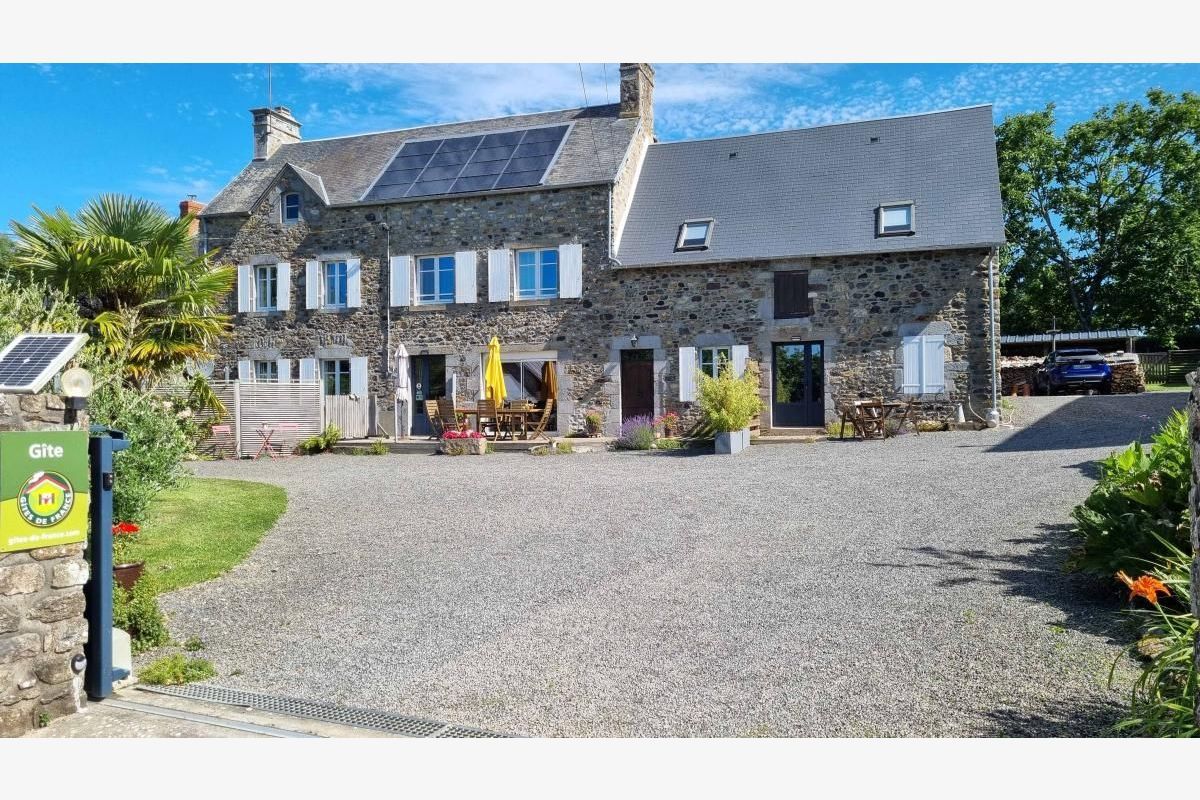 ds hameau au calme, à 5 lm mer et 5 mn de Coutances, vds pro
