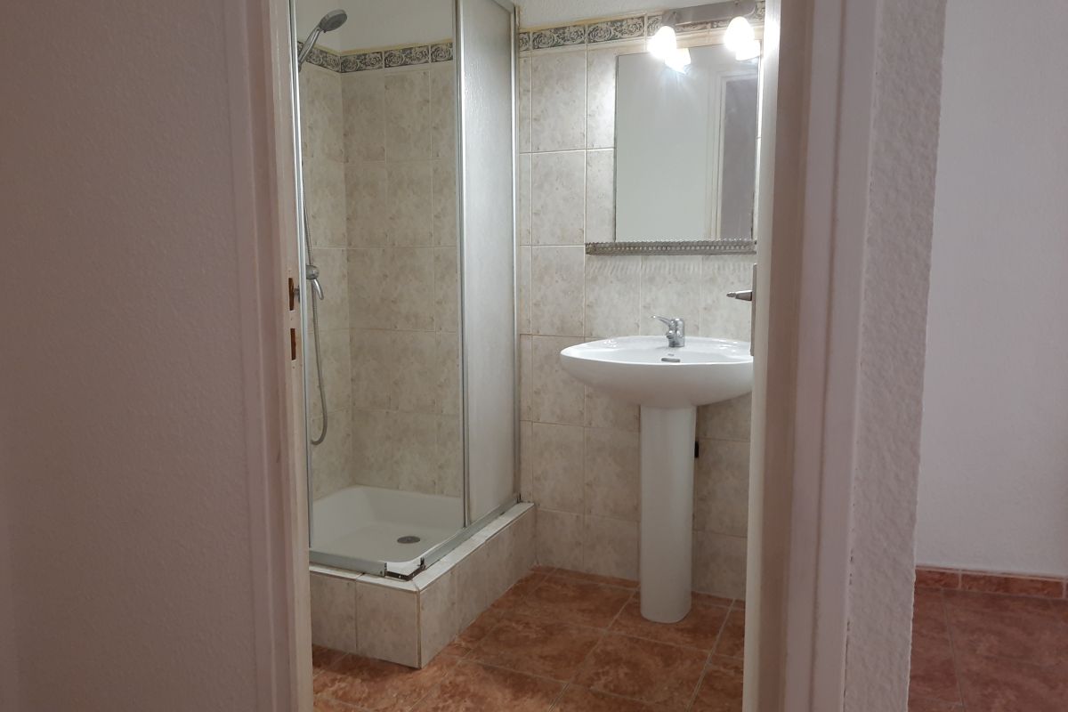 Photo 3 Loue appartement type F2 à Pont Saint Esprit