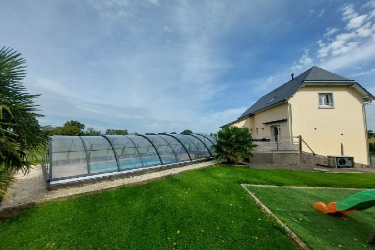 Maison en campagne avec piscine