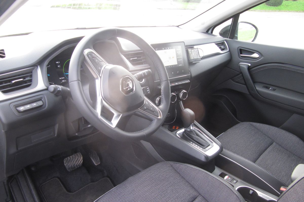 Photo 3 renault captur techno full hybride etech 145