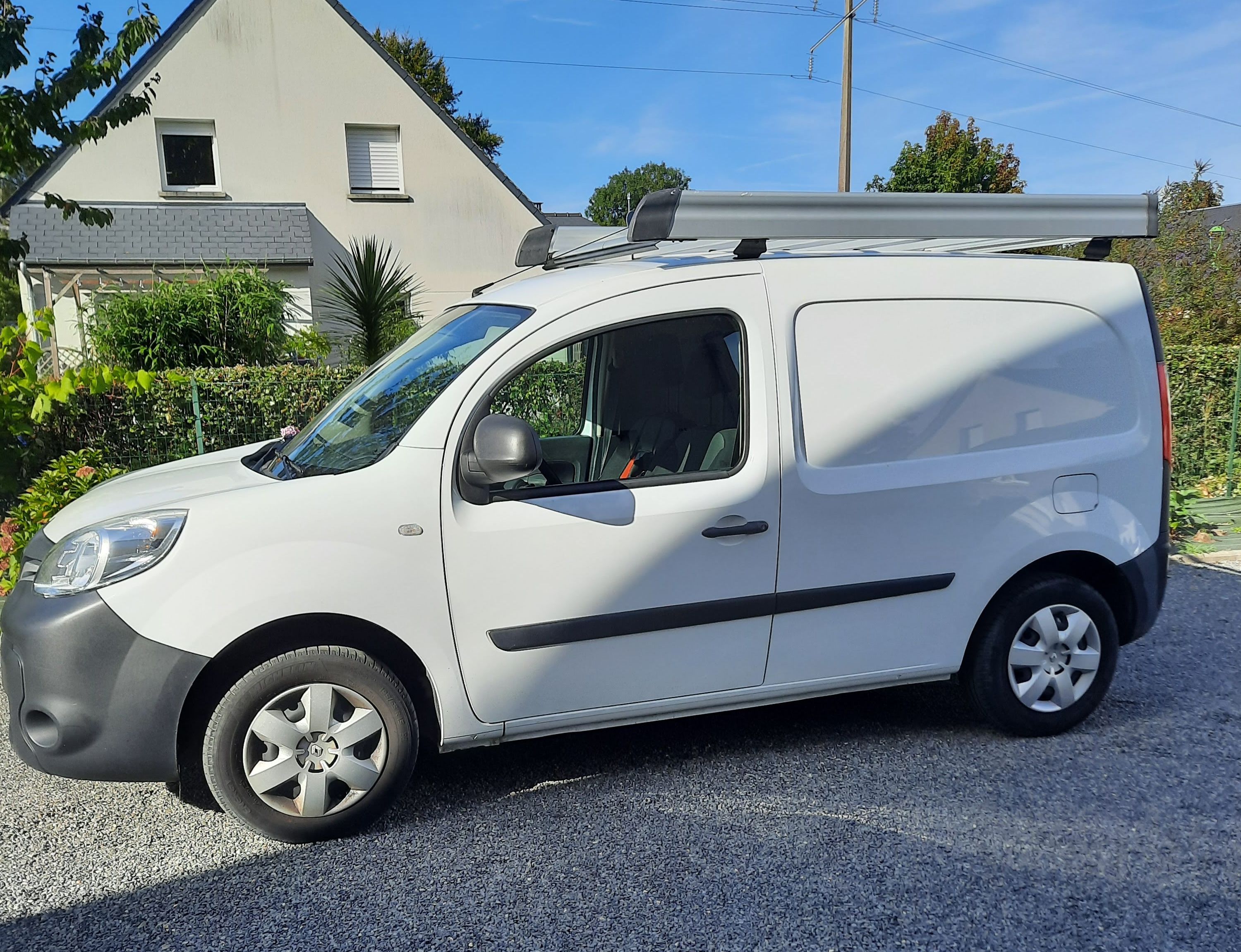 Renault Kangoo II, intérieur aménagé artisan