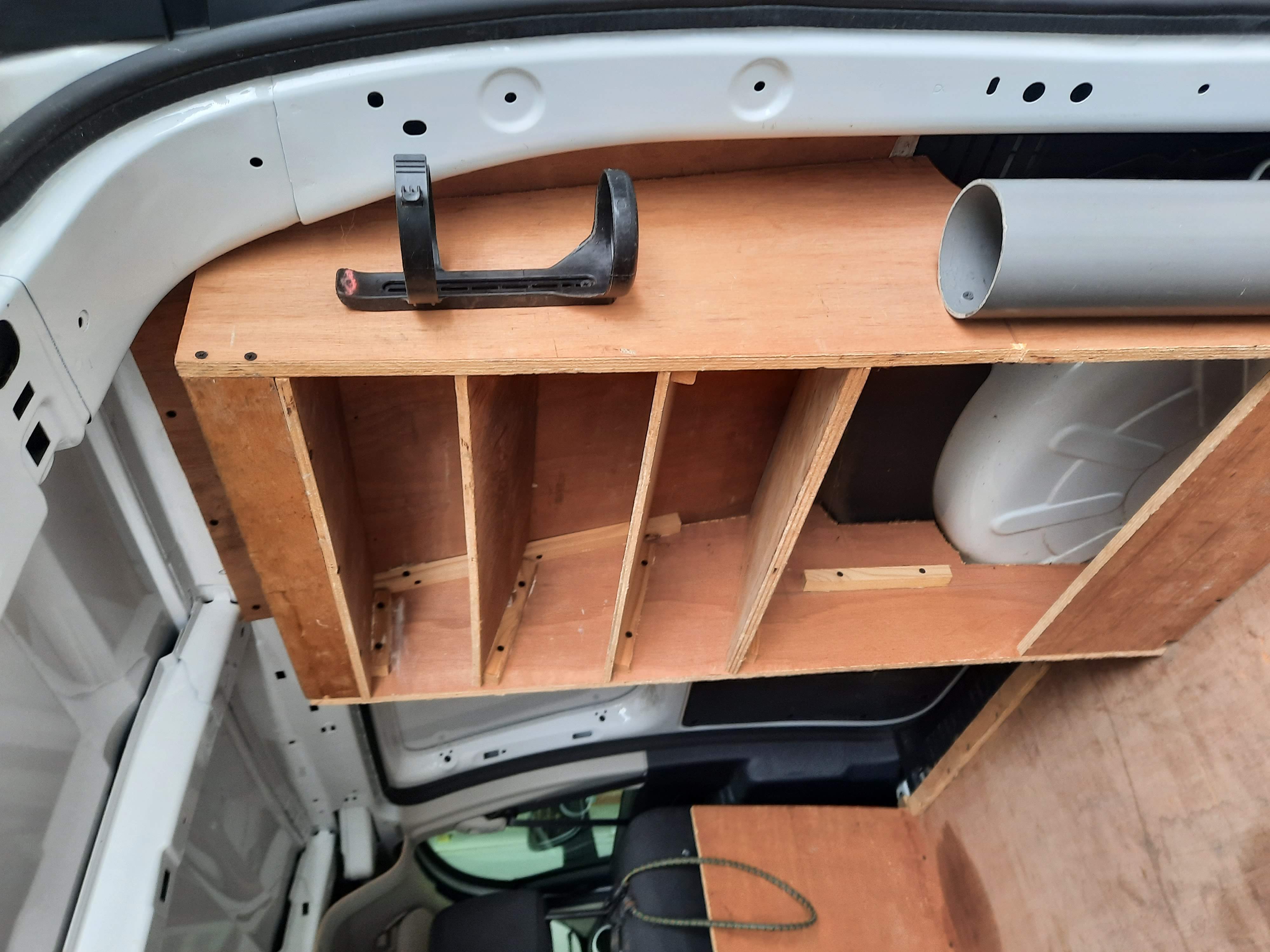 Photo 2 Renault Kangoo II, intérieur aménagé artisan