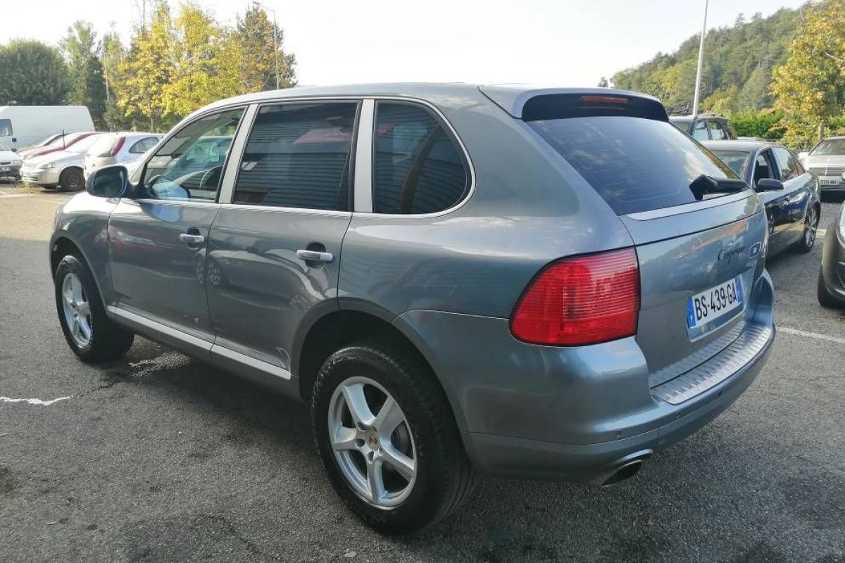 PORSCHE CAYENNE V6i