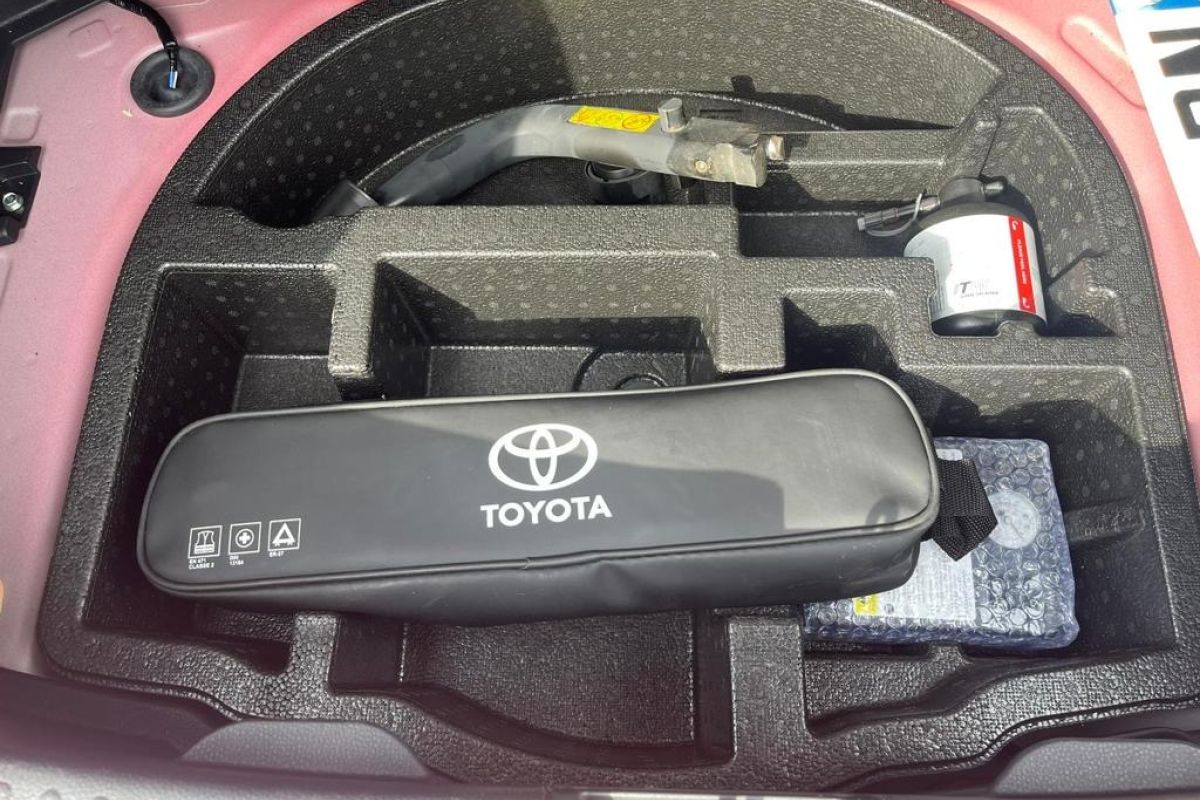 Photo 3 Toyota Yaris IV Première 2021 en très bon état