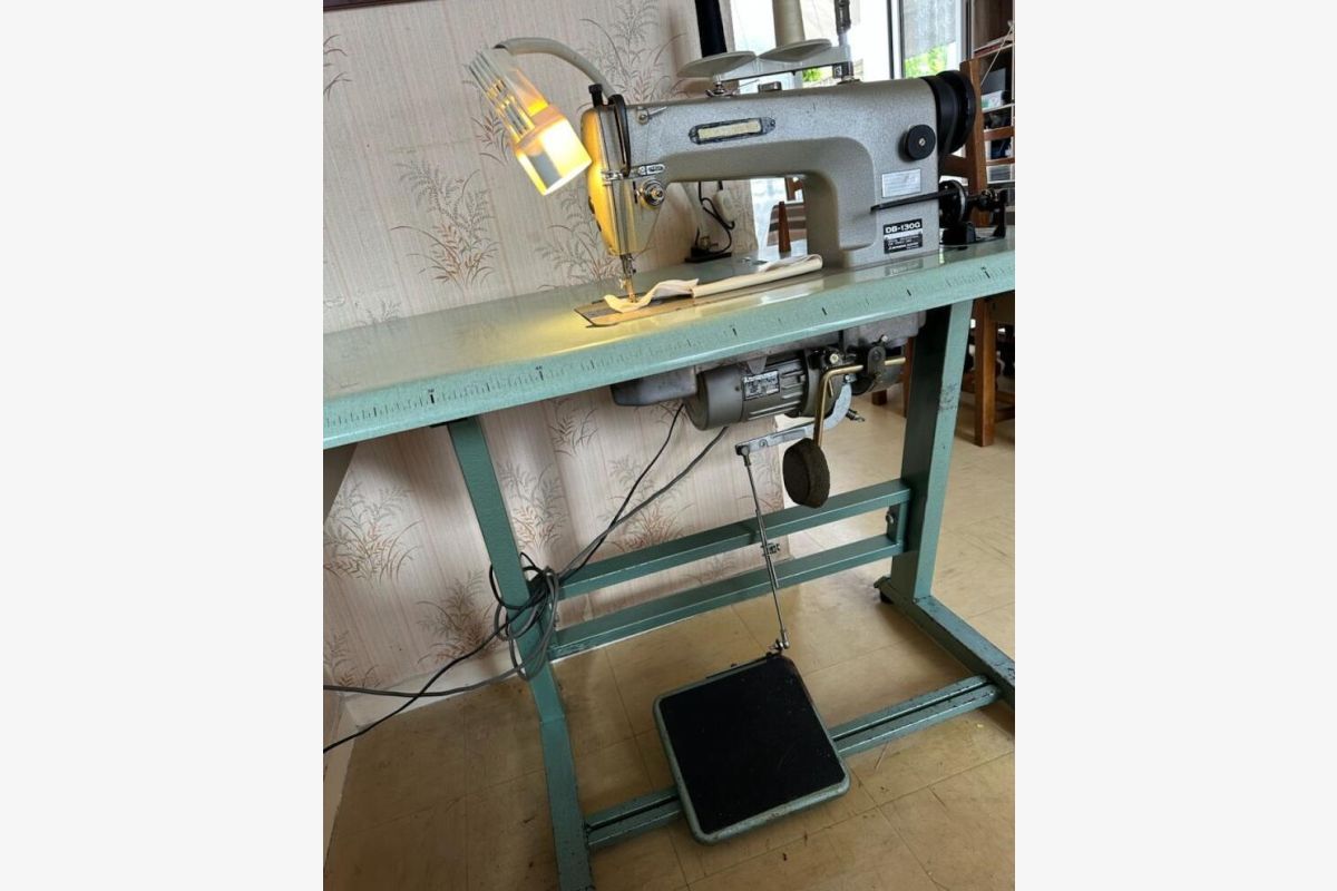 Machine à coudre électrique professionnelle