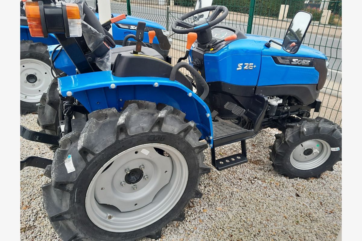 A saisir Micro tracteur Solis S26