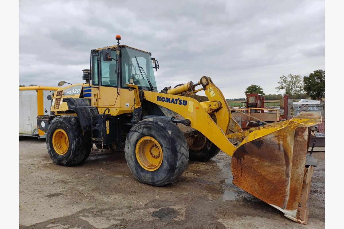 Chargeuse Komatsu WA 320