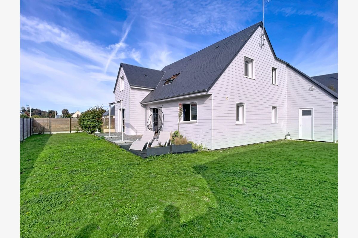 exclu., proche des comm. et de la plage, vds maison ossature