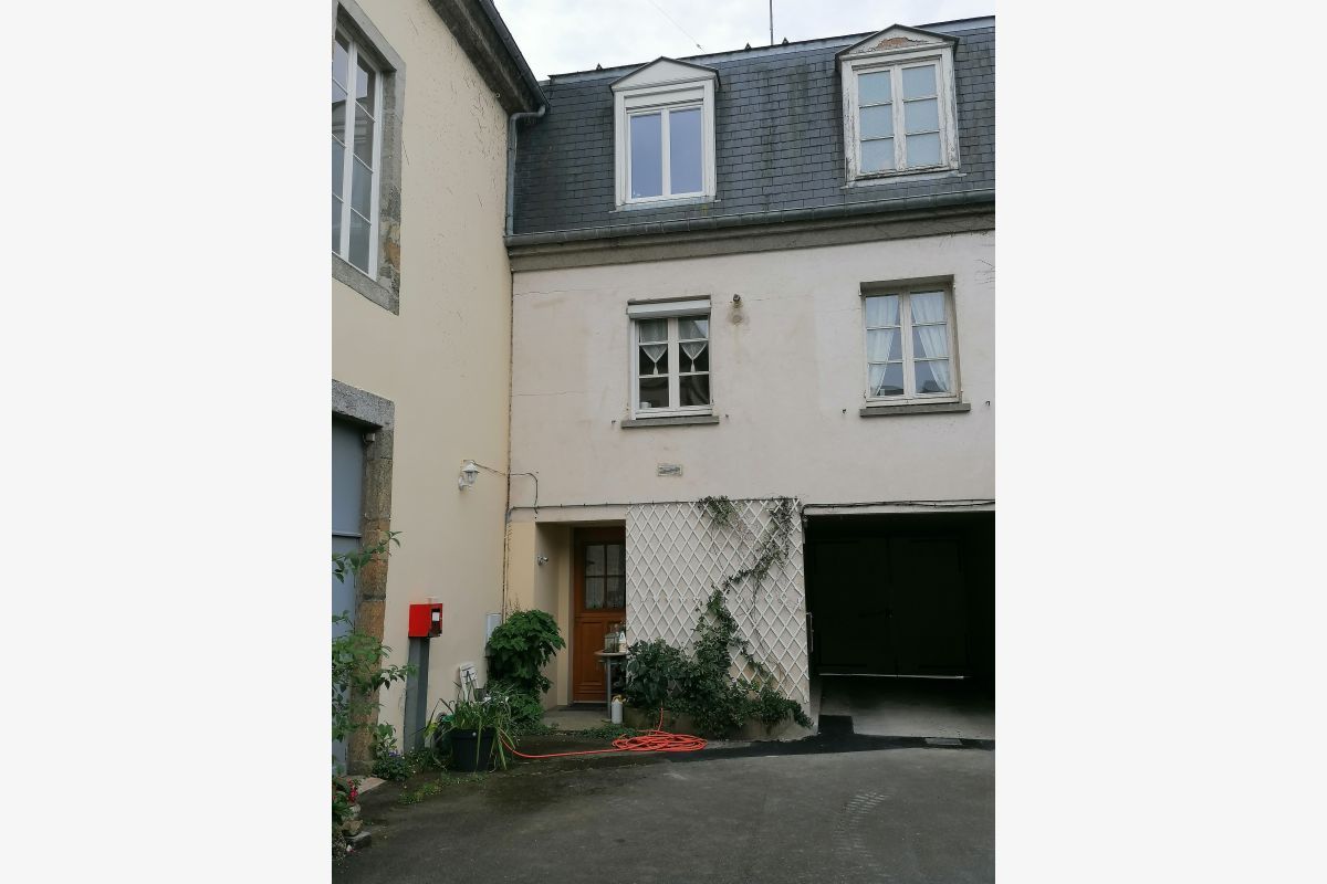 exclu, au coeur de Coutances, loue maison de 104.10 m2 av. c