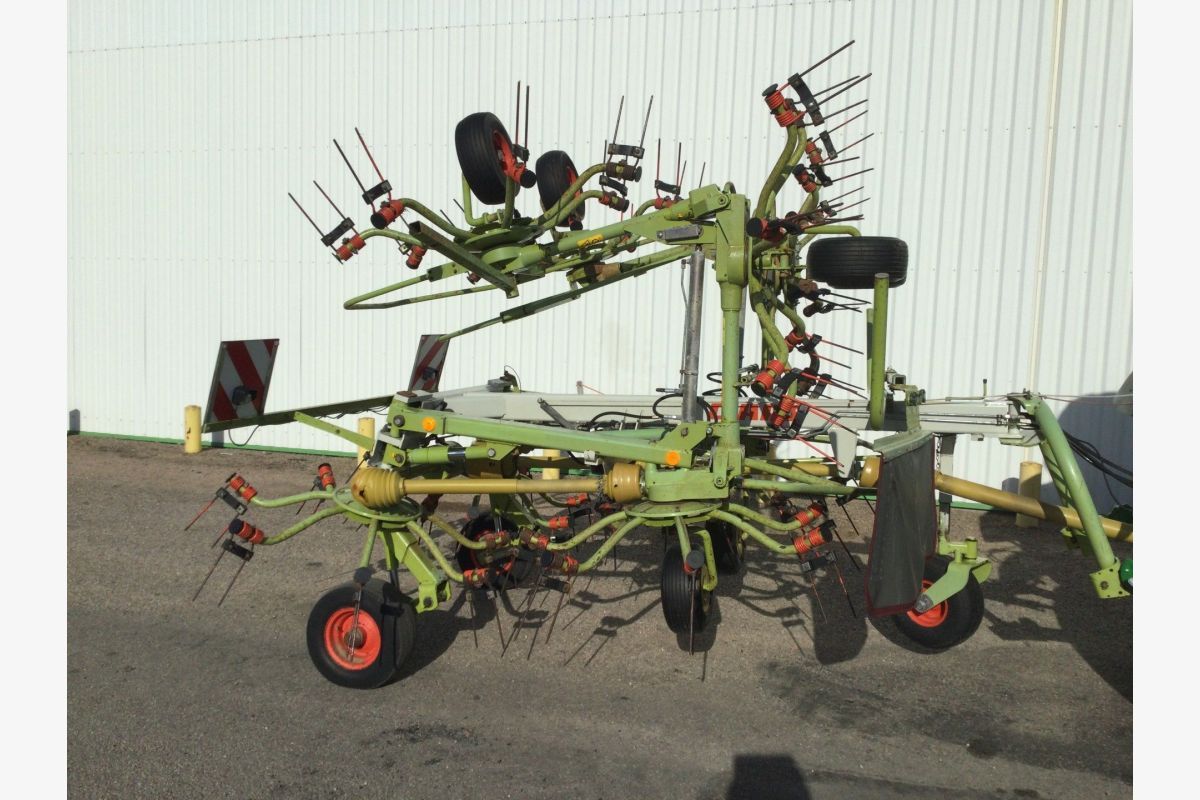 Faneuse Claas Volto 1050