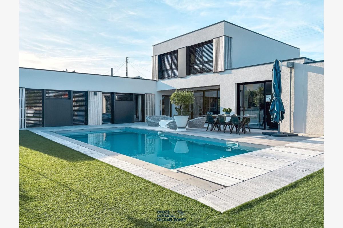 Me Fonty, notaire, Coutainville. Tél. 02.33.47.18.44www.font