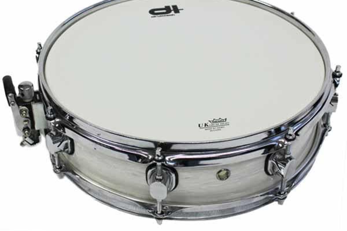 Recherche caisse claire Drumtech DT highgroove beige pailletée nacrée 14X3,5 Milonga/Cultura 