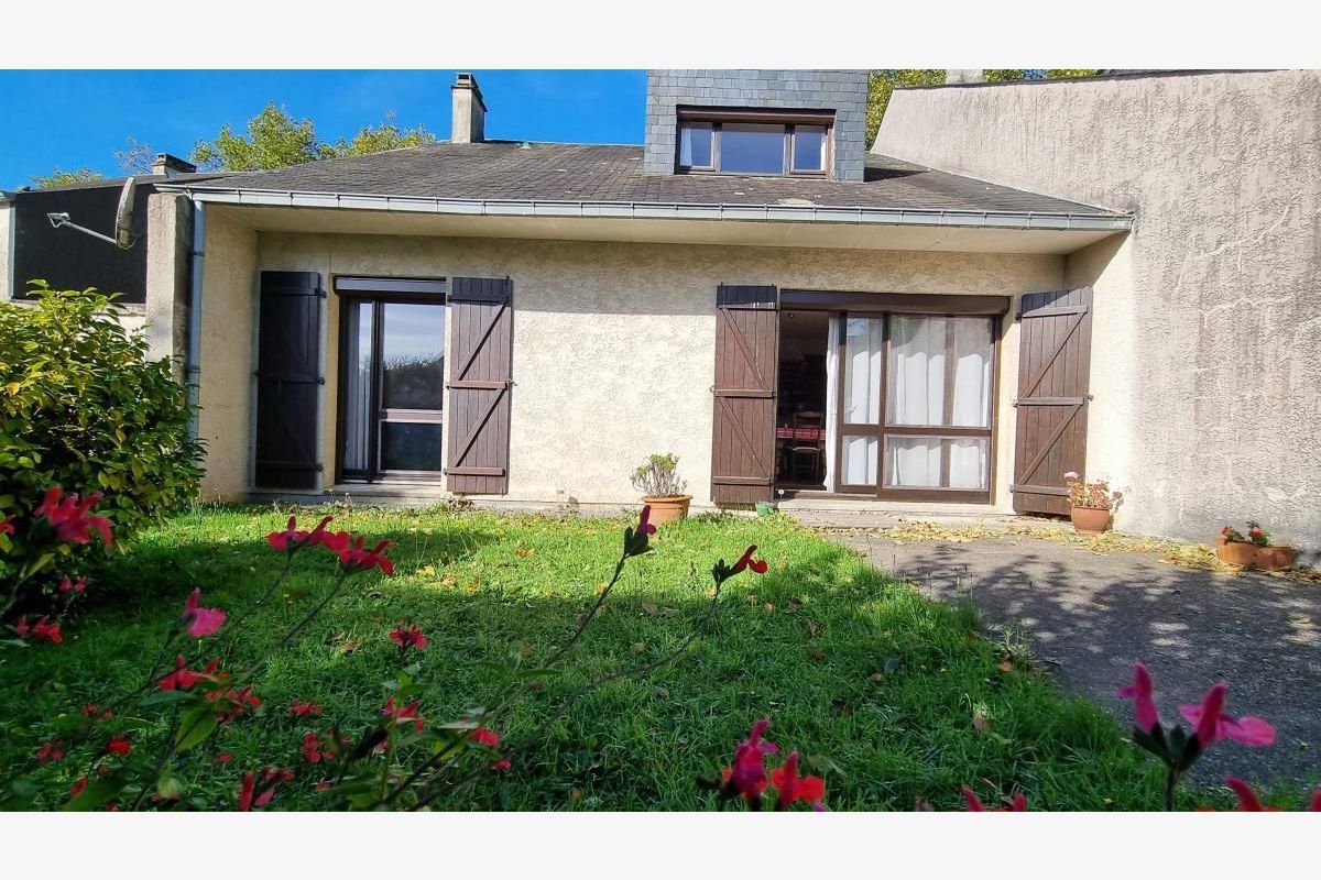 proche commodités, vds pavillon de 110 m2 cpt au rdc : entré