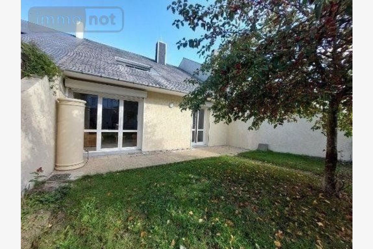 prox. tous comm. et de l'accès au bus, vds maison mitoyenne