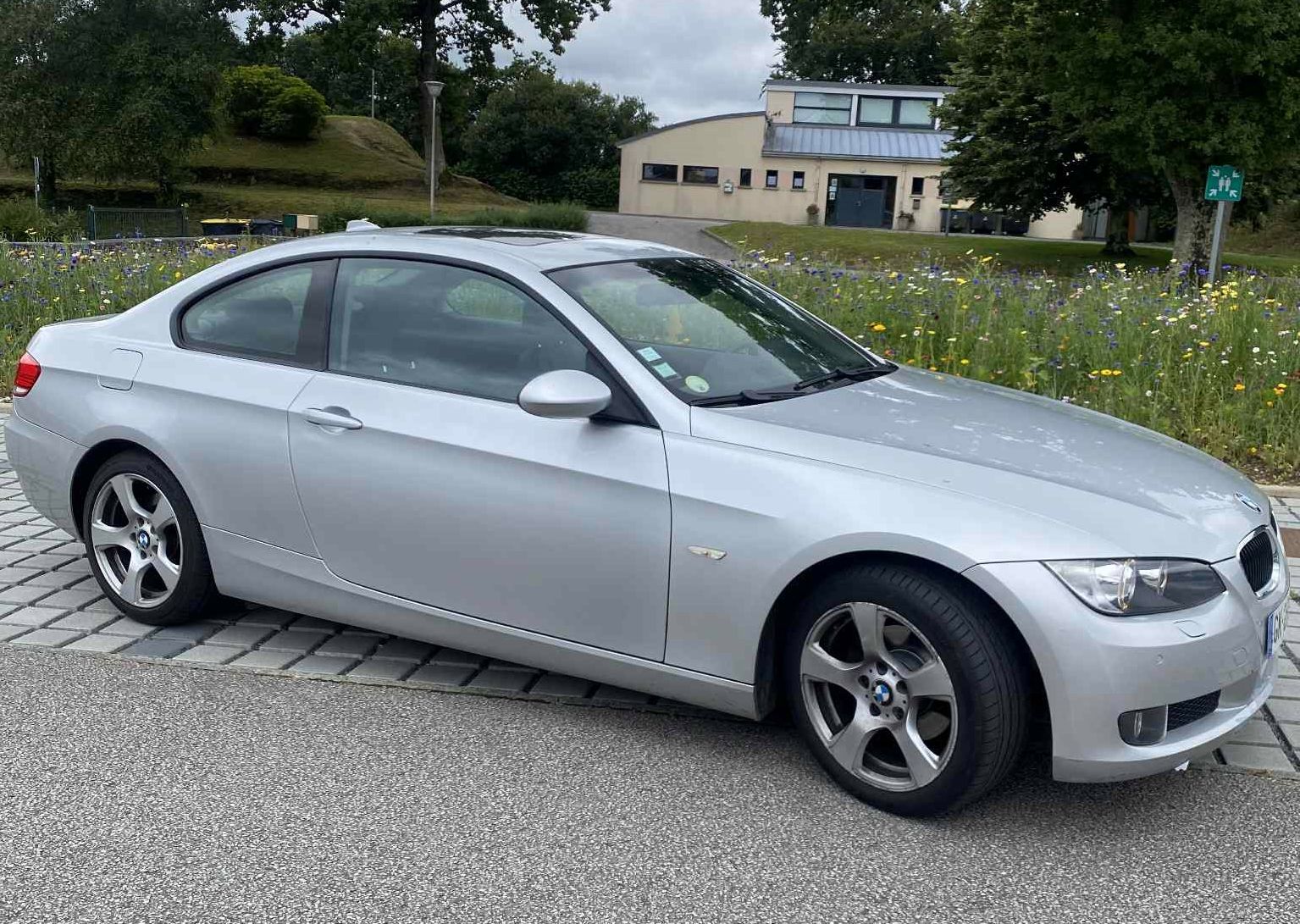 320 i coupé