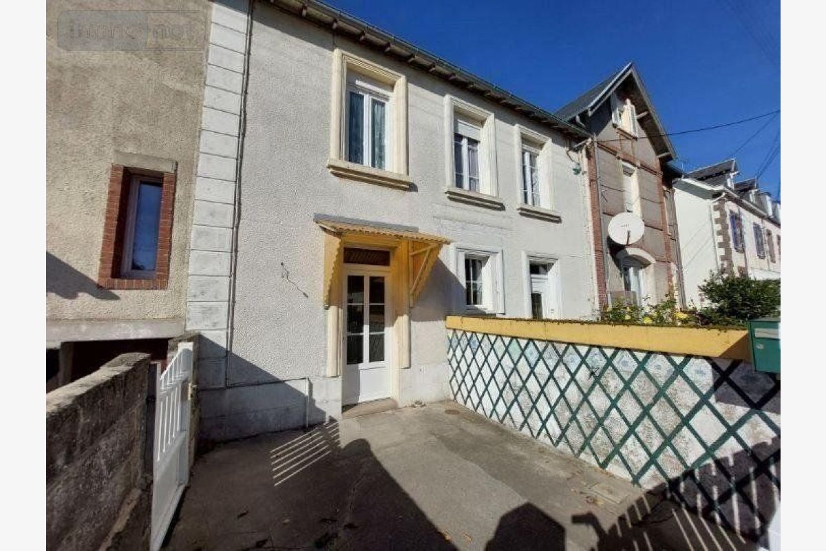 proche Granville, des comm. et à 1 km plage, vds maison mito