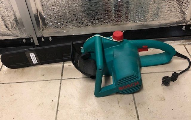 Tronçonneuse électrique