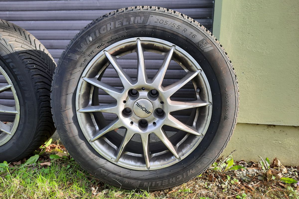 Photo 2 Vends pneus neige