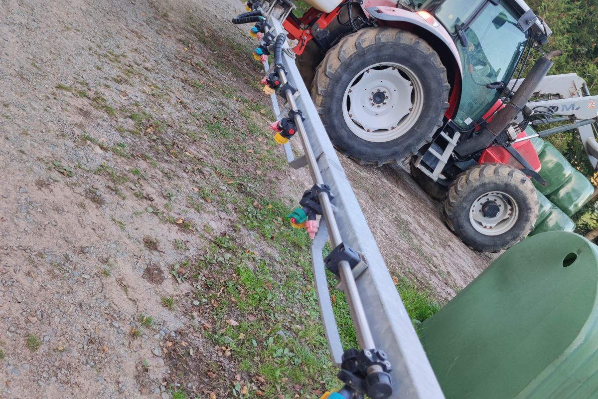 Photo 2 Pulvérisateur KUHN OMNIS 1000 L