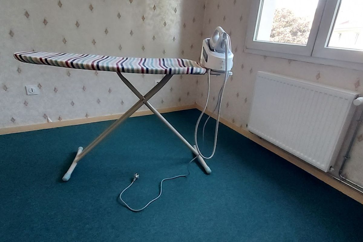 Central vapeur Braun avec housse et planche à repasser