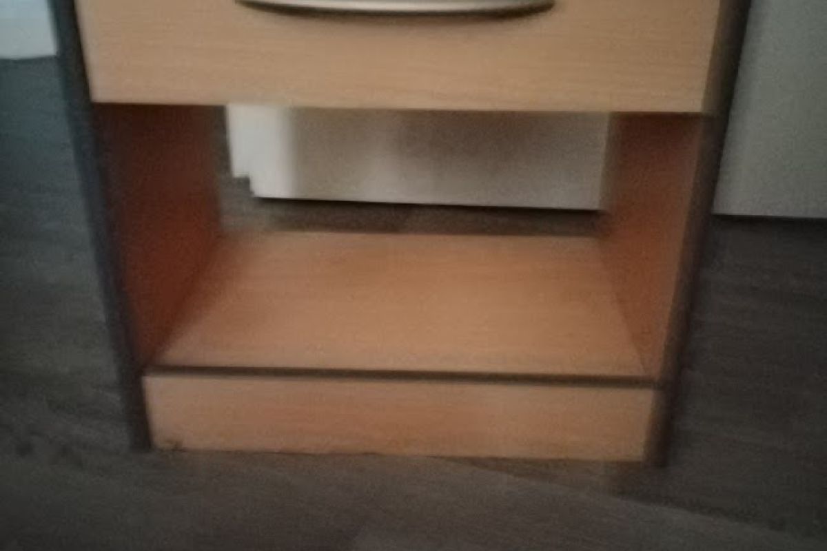 TABLES DE CHEVETS EN BOIS