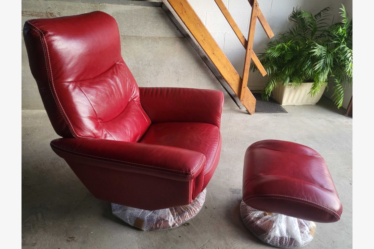 Fauteuil avec pouf