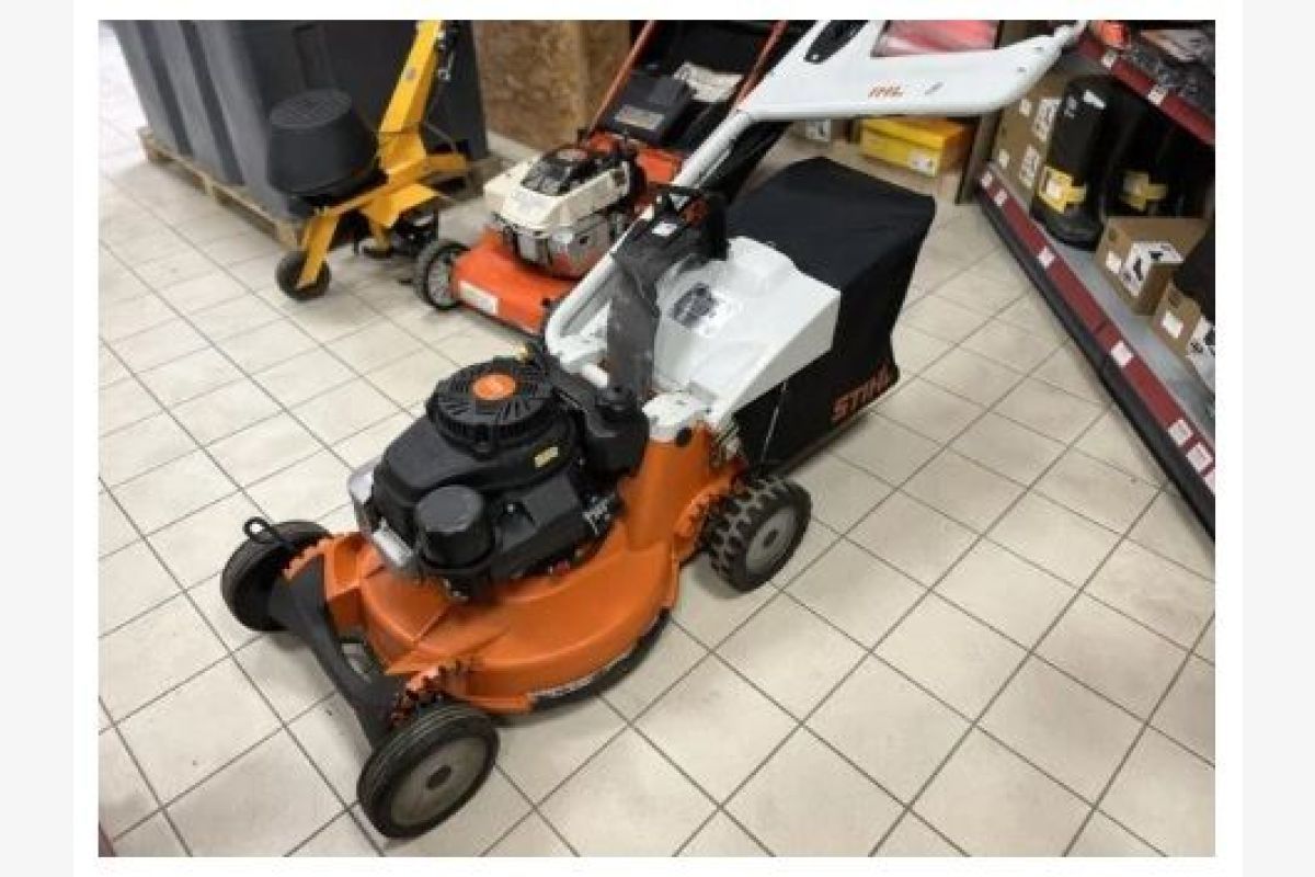 Tondeuse tractée Stihl