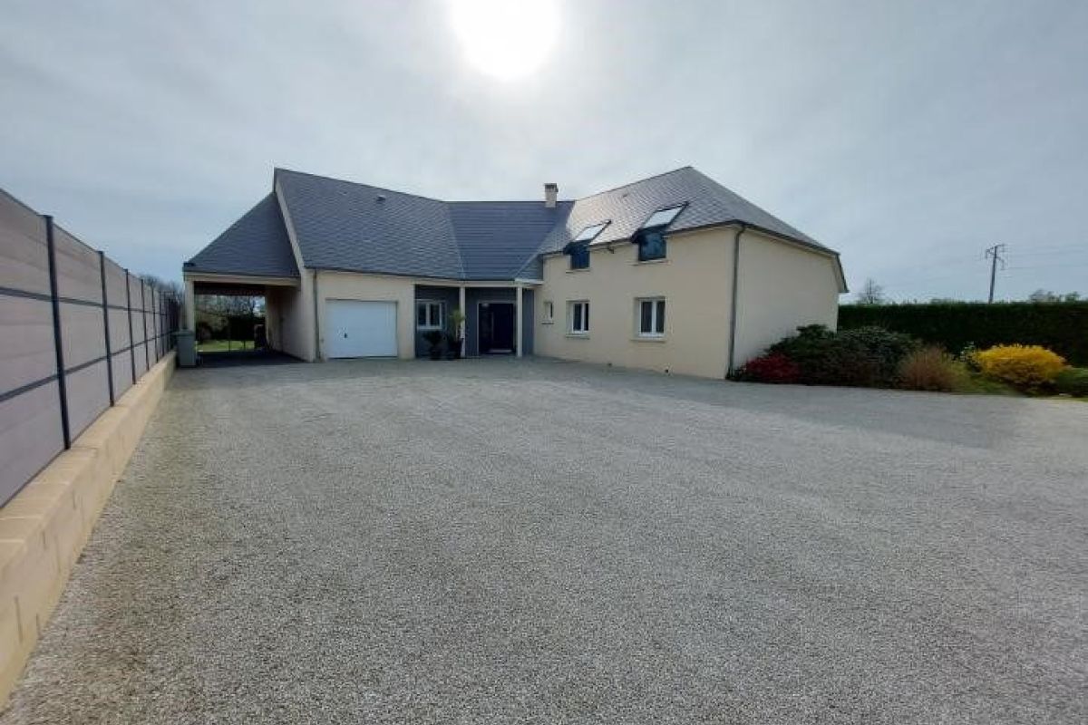 Photo 2 BREHAL Maison contemporaine avec 9 144 m² de terrain