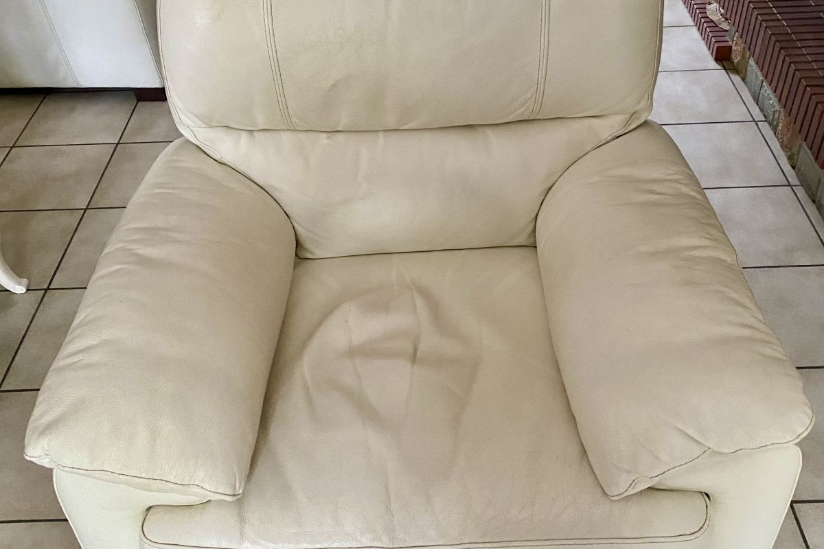 Photo 3 Lot d’un canapé 3 places et 2 fauteuils cuir