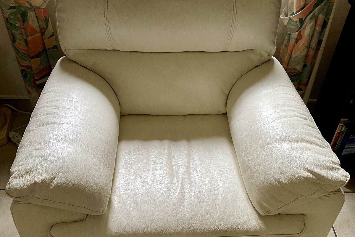 Photo 2 Lot d’un canapé 3 places et 2 fauteuils cuir