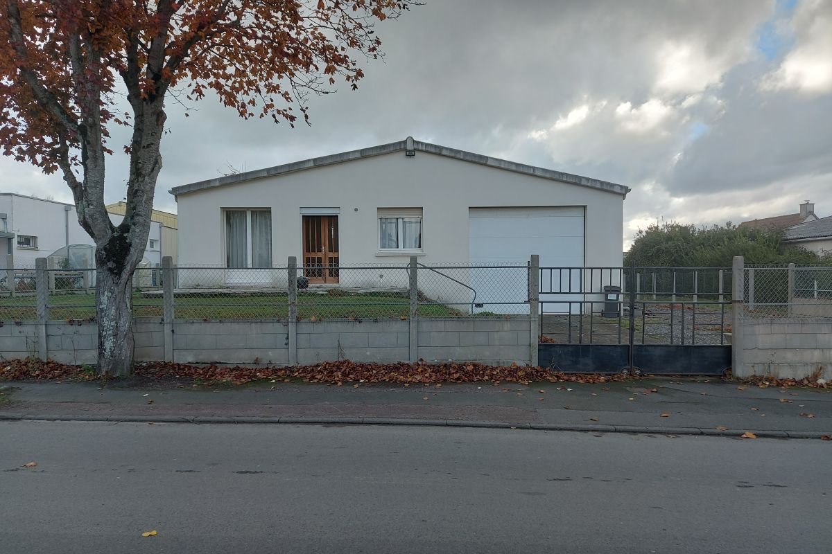 MAISON AVEC GRAND GARAGE A GRANVILLE