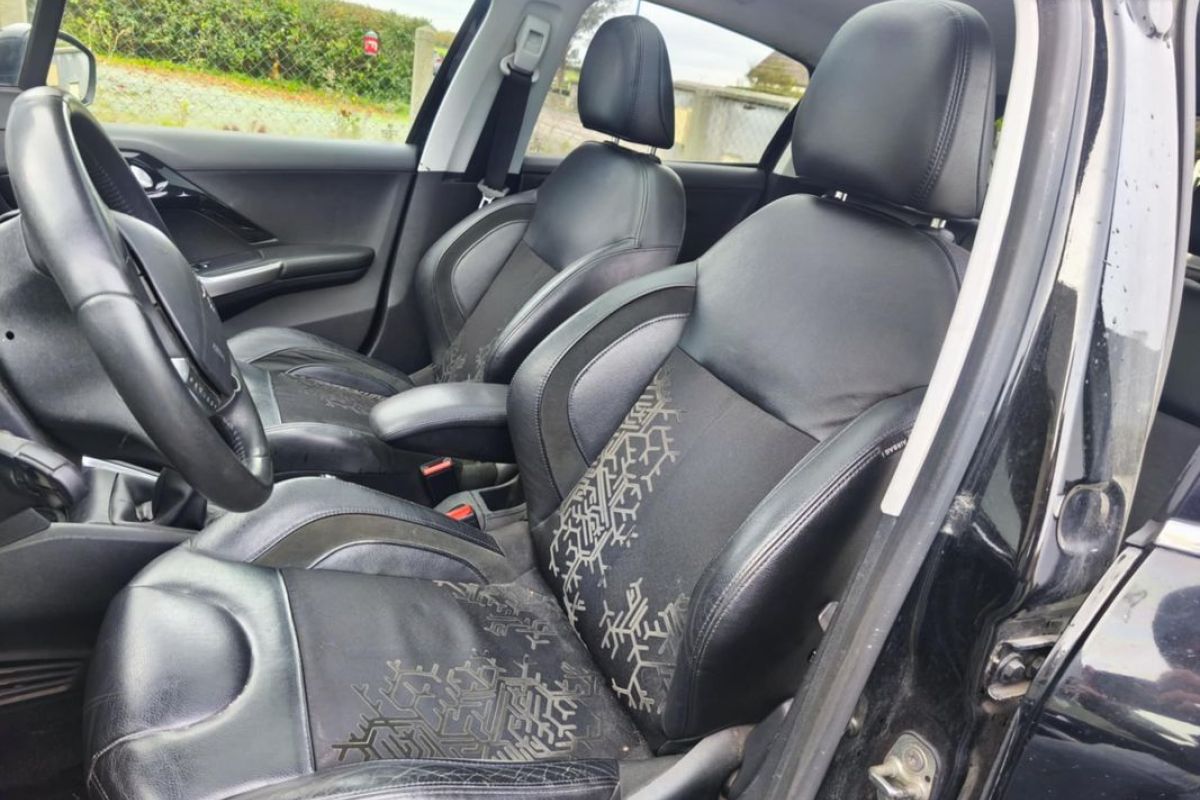 Photo 3 A VENDRE Peugeot 208 Féline 1.6L VTi 120ch