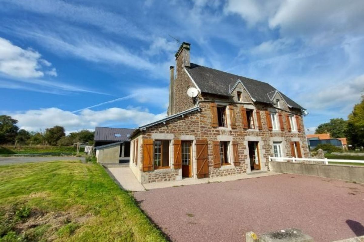 Maison en pierre mitoyenne