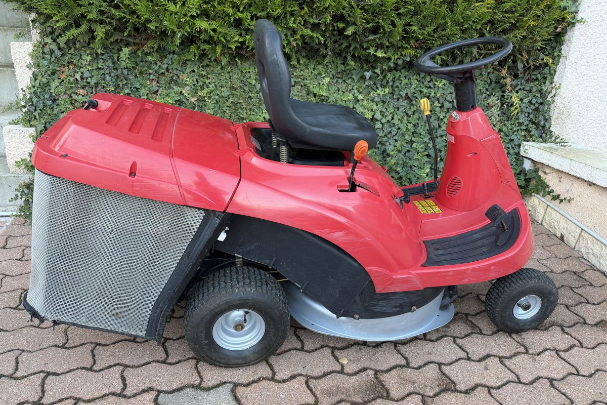 Photo 2 Tracteur tondeuse autoportée Honda 1211