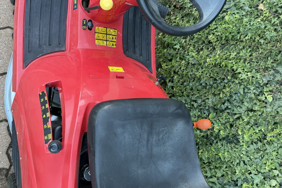 Photo 3 Tracteur tondeuse autoportée Honda 1211