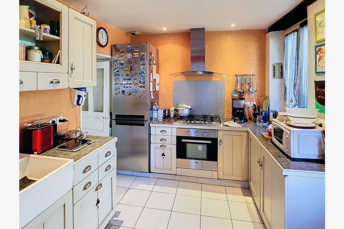 exclu., Classe énergie F, classe climat C. Prix honor. ch. v